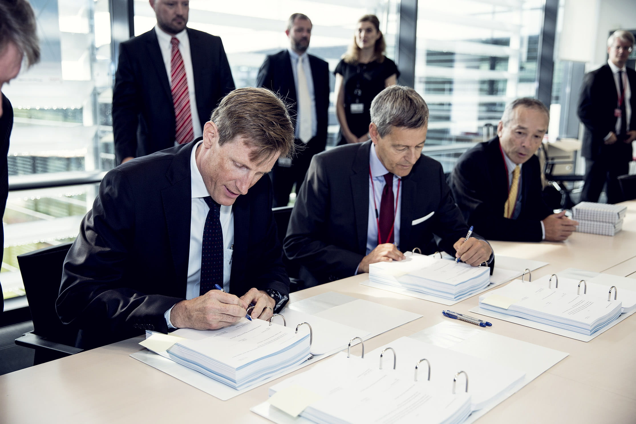 (v.l.n.r.) Samuel Leupold, DONG Energy, Jens Tommerup, CEO MHI Vestas, Jin Kato, Co-CEO MHI Vestas