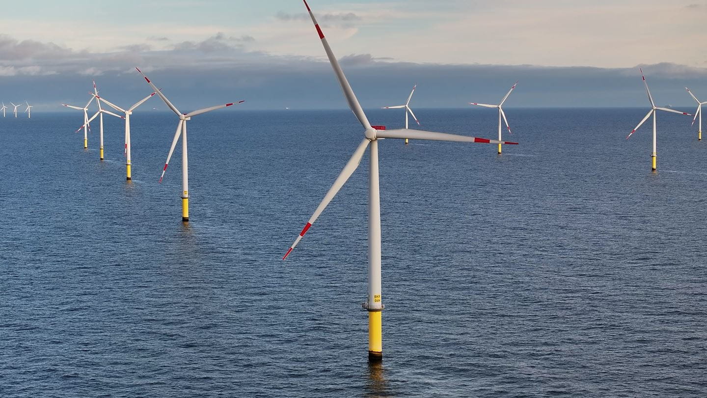 Blick auf den Offshore-Windpark Borkum Riffgrund 1