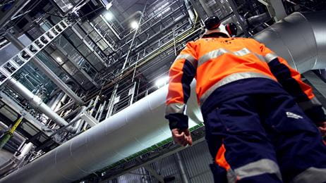 On Sunday, 7 May 2017, the technicians began firing up the first of the two wood chip boilers.