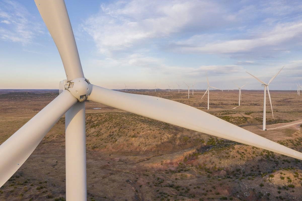 A field of Ørsted's onshore wind turbines operates in heartland America, one of our key land-based clean energy solutions.