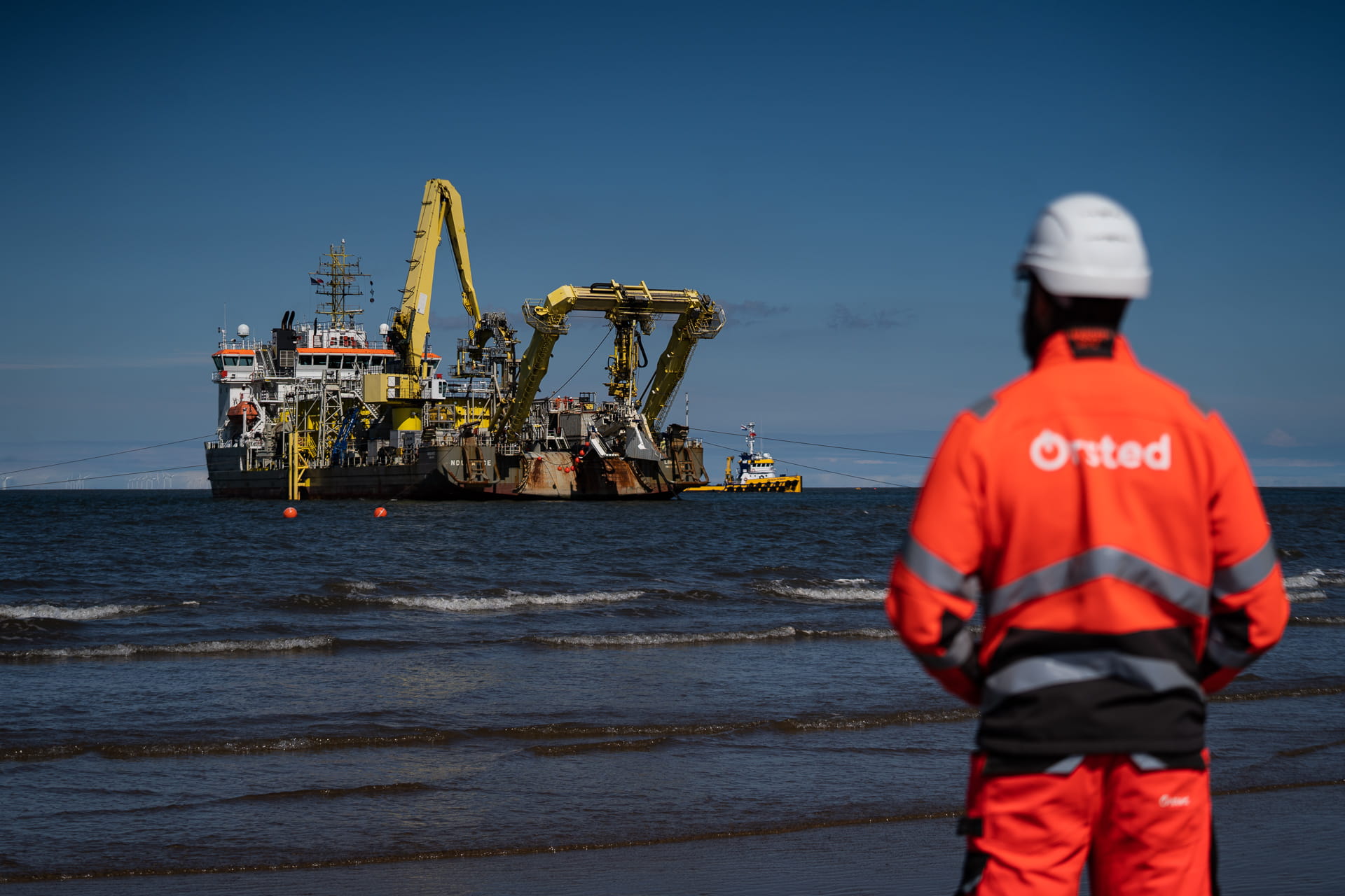 ​Above: Boskalis' CLV Ndurance sailed from Norway to Horseshoe Point in Lincolnshire for the cable pull in operation.