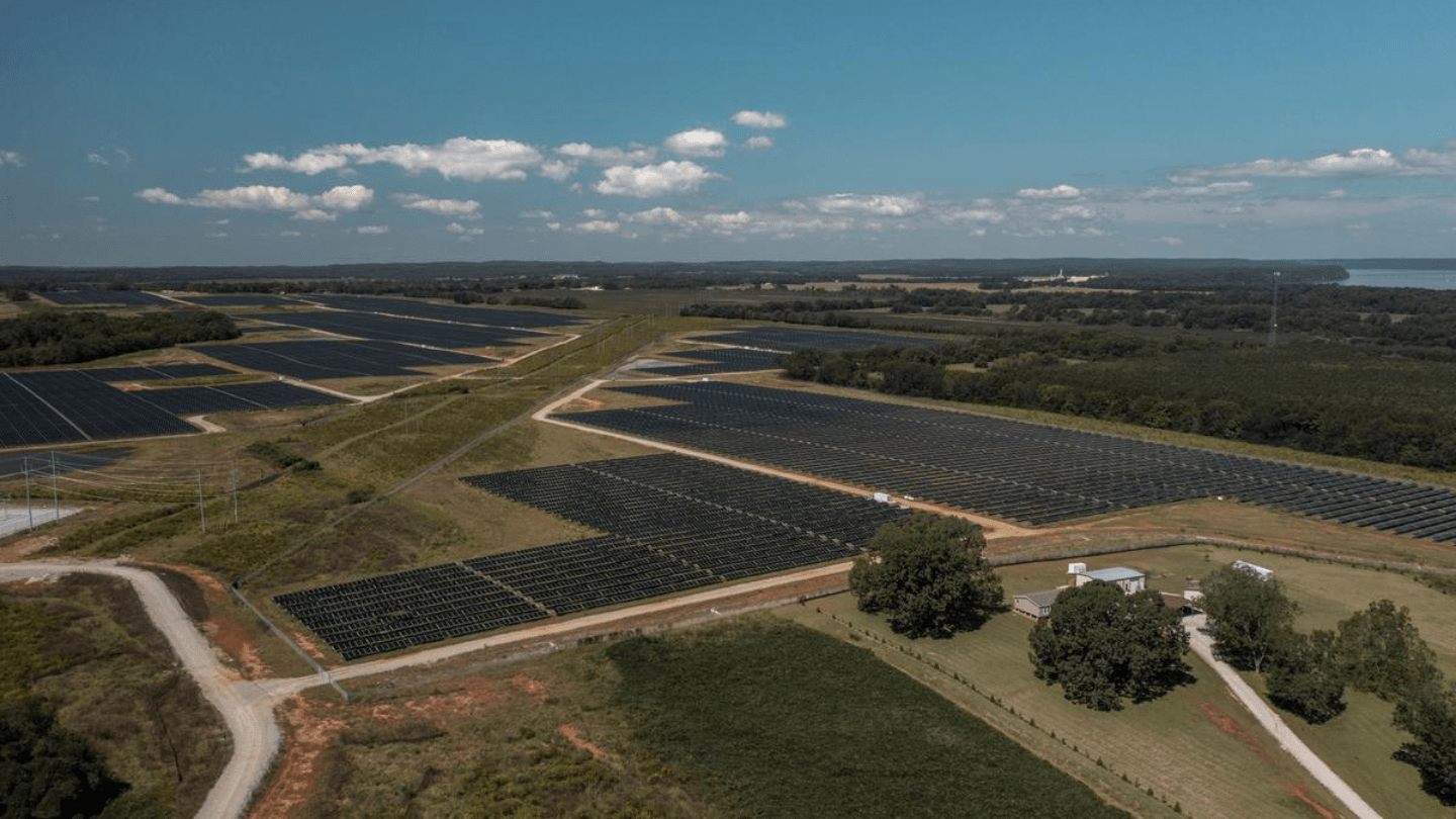 muscle shoals solar panels field 