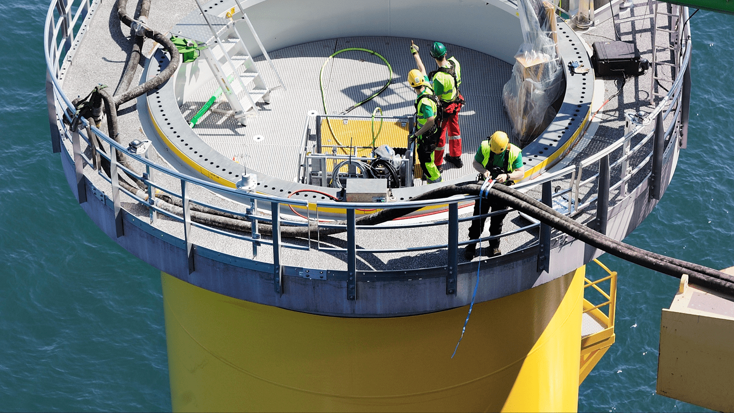 Building offshore wind farms